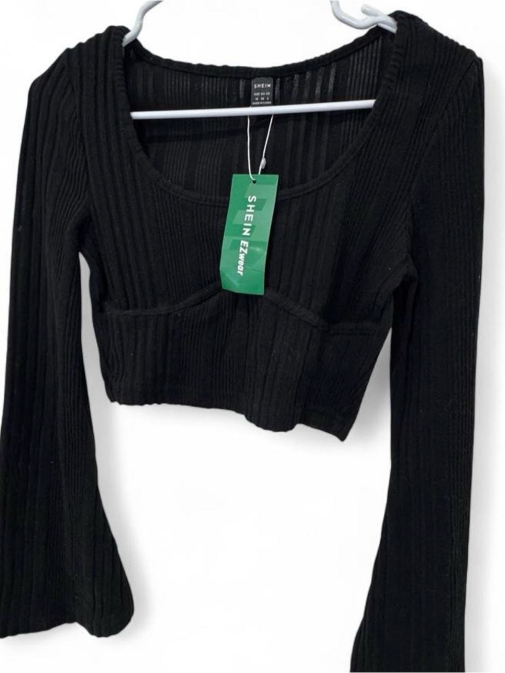 SHEIN Black Ribbed Long-Sleeve Crop Top with Scoop Neck